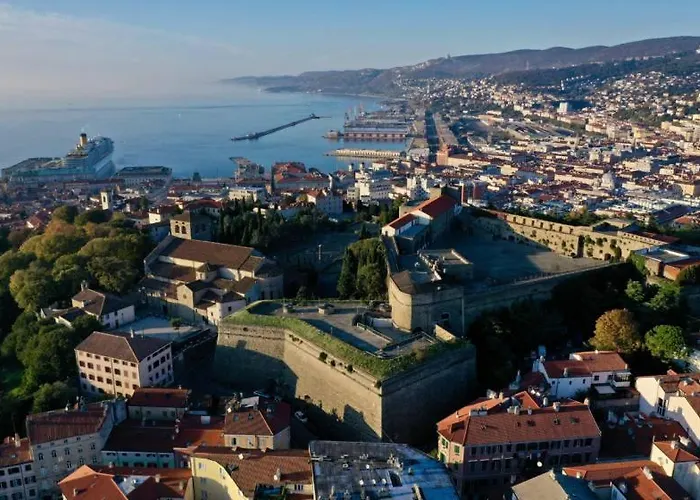 M's Residences Maiolica Apartment